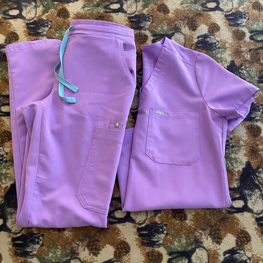 Figs XXS Scrub set in Lilac.